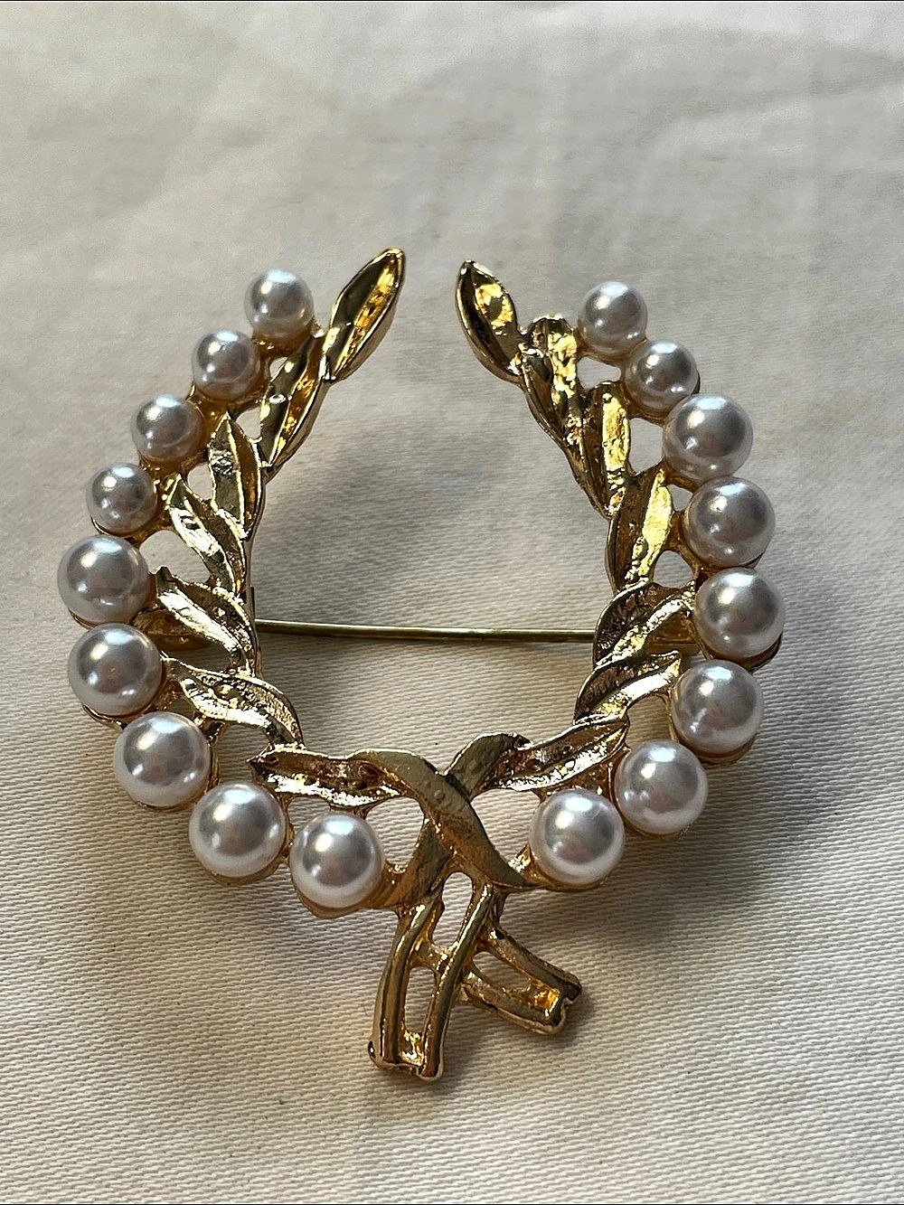 Pearl Leaf Brooch in Gold & White Like 1.5”x1.5” New